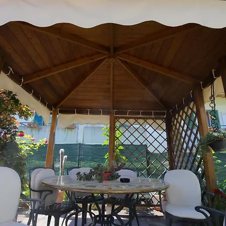 Casa Ginev Room & Apartments Bed & Breakfast