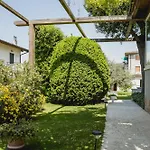 Casa Ginev & Apartman Bardolino