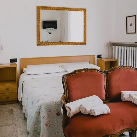 Casa Ginev Room & Apartments
